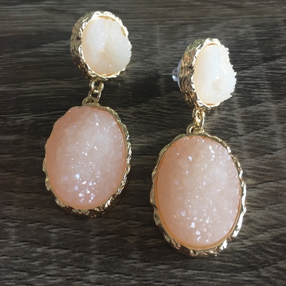 Anthro Druzy Quartz Earrings in blush - Picture 4 of 4